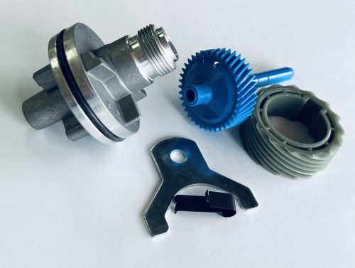 700R4 Mechanical Speedometer Gear Kit (Includes Driven Gear, Drive Gear, Gear Housing, Retainer, and Clip)